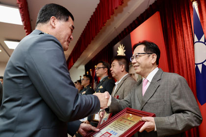 指揮官俞中將主持5月份月會 勉厚植動員能量強化國安意識