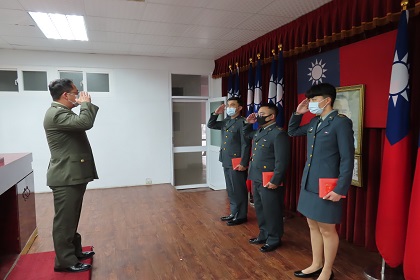指揮官陳上校主持112年2月分晉任暨授獎典禮