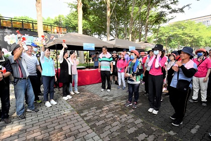 112年後備軍人運動健行縣長起跑活動鳴槍