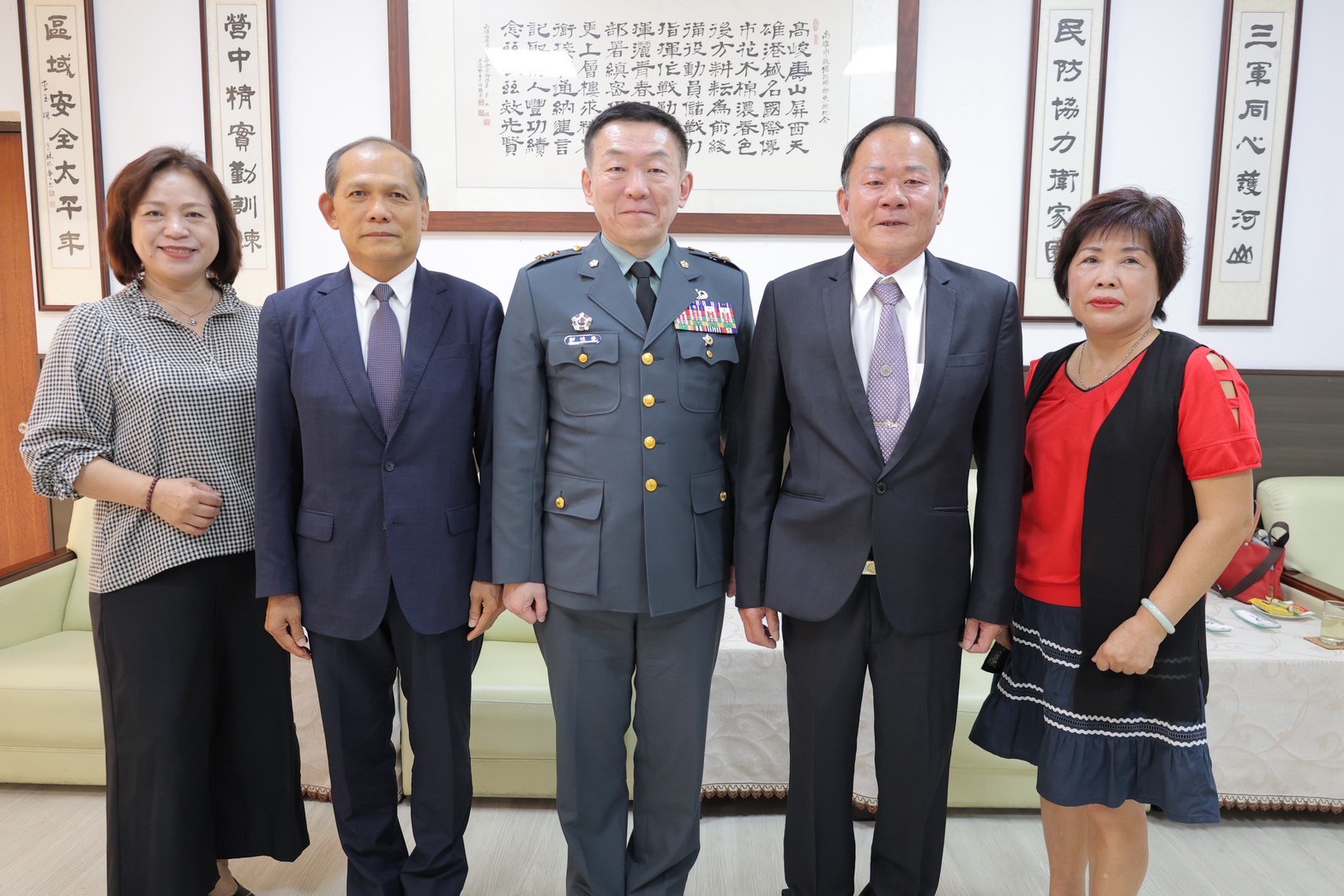 後備指揮部指揮官劉中將表彰模範父親