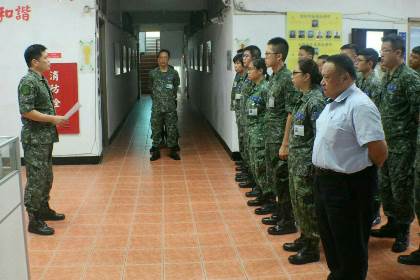 指揮官謝上校針對所屬同仁實施災害防救勤前教育
