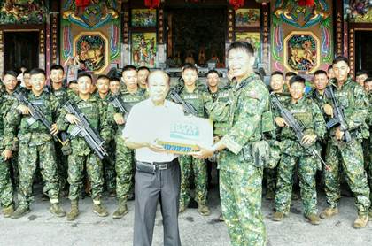基隆市後備軍人輔導幹部慰問戰術行軍特戰官兵