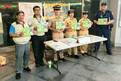 輔導中心幹部與海軍同仁宣導人才招募合影