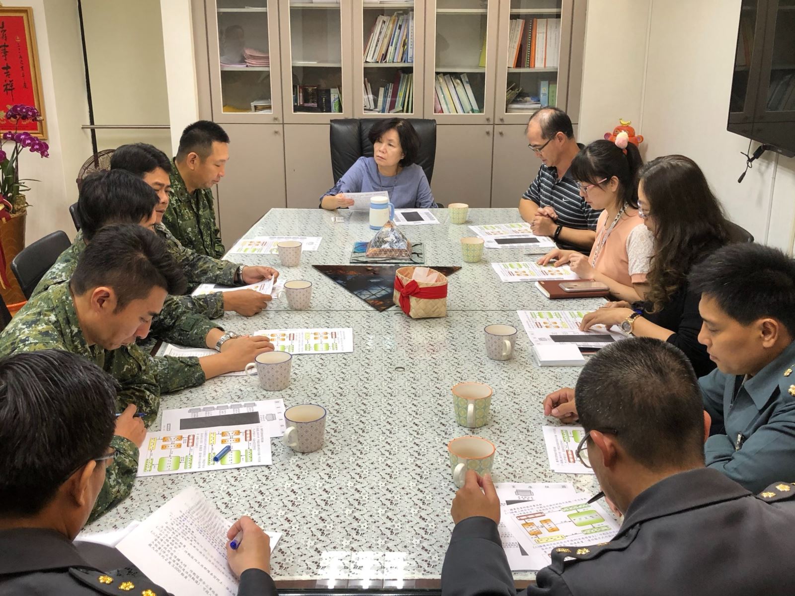 屏東縣副縣長吳麗雪女士主持會議