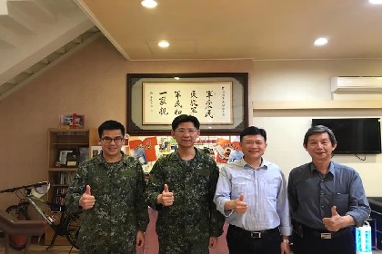 上校指揮官王之聖率中校處長胡舜鈞拜會臺南市軍人服務站劉可雲站長