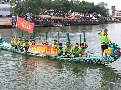 龍潭區後備軍人輔導中心日前於龍潭大池參加桃園市長盃龍舟賽