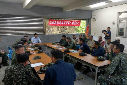 蘇澳鎮後備軍人輔導中心主任組訓顧問等多位幹部開設服務臺現場紀實照片