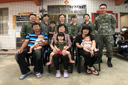 投入國軍結緣 攜手守護家園