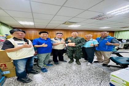 後服幹部慰問進駐公所官兵