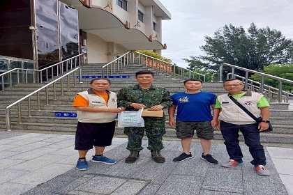 後服幹部慰問進駐公所官兵
